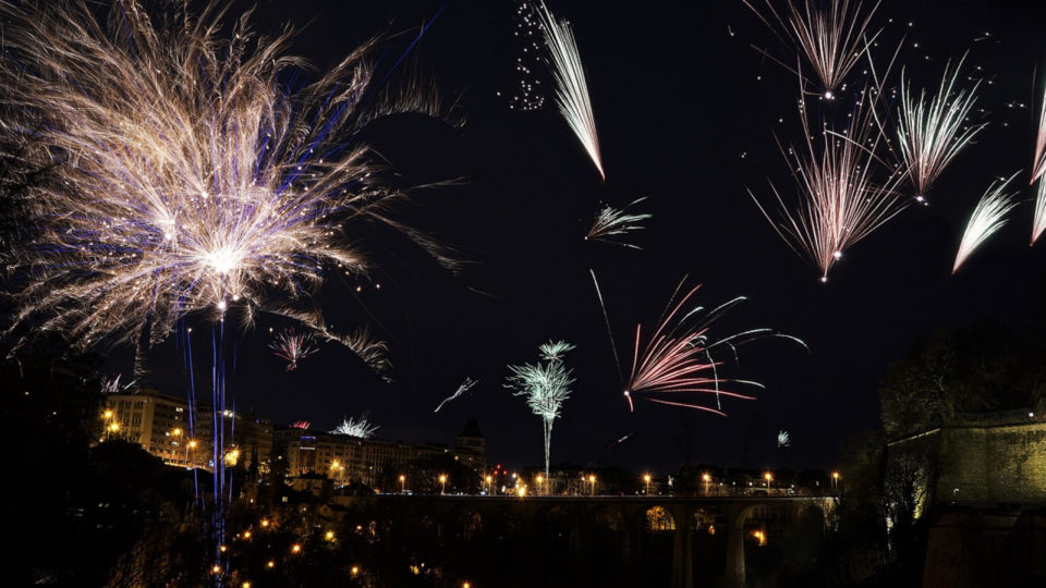 Les services de pyrotechnie destinés aux collectivités...